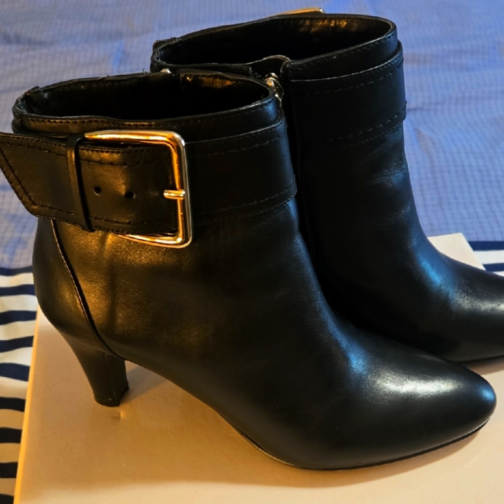 BANDOLINO Black Ankle Boots